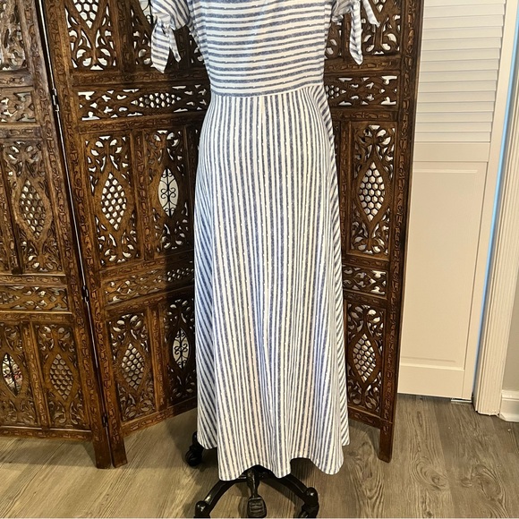 Flattering Striped Fit and Flare Stretch Maxi - Picture 7 of 11